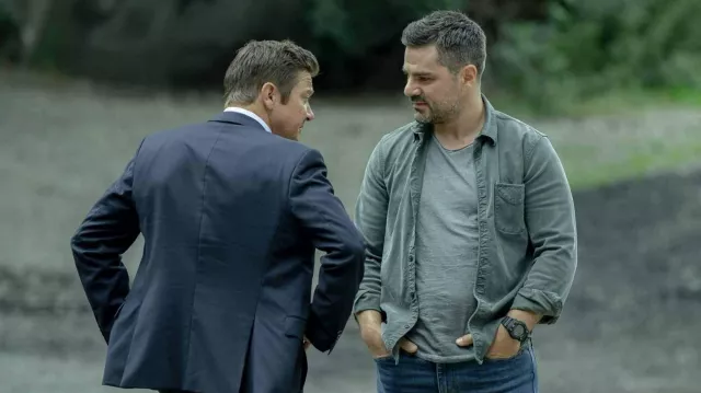 Digital Watch worn by Robert (Hamish Allan-Headley) as seen in Mayor of Kingstown (S02E09)