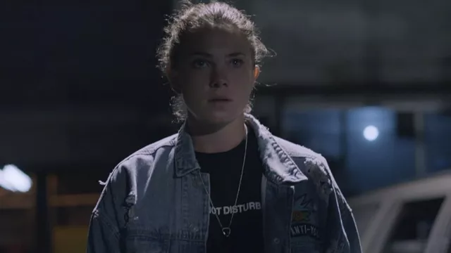 Veste en jean portée par Marge (Jess Gabor) vue dans Gringa