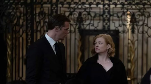 Pearls necklace worn by Shiv Roy (Sarah Snook) as seen in Succession ...