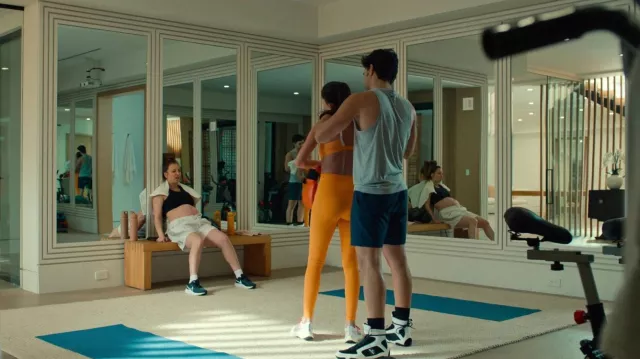 Nike black sports shoes worn by Ava Bartlett (Kaley Cuoco) as seen in Based on a True Story (S01E03)