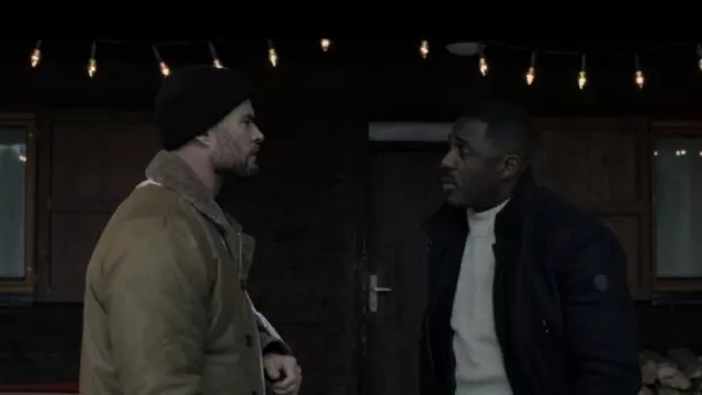 Manteau porté par Scott (Idris Elba) dans Extraction 2 tenues de film