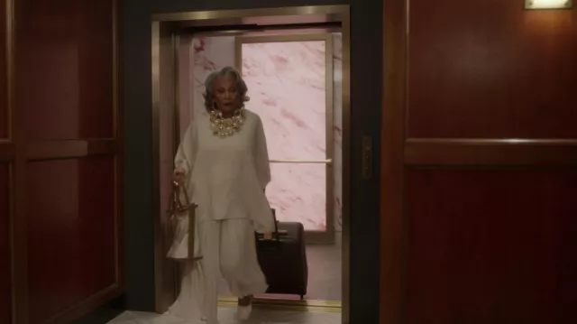 Necklace worn by Eunice Wexley (Pat Bowie) as seen in And Just Like That… (S02E02)