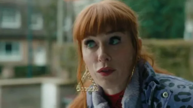 The Creole mesh earrings in triangle of Morgane Alvaro (Audrey Fleurot) in HPI : High Intellectual Potential (S02E03)