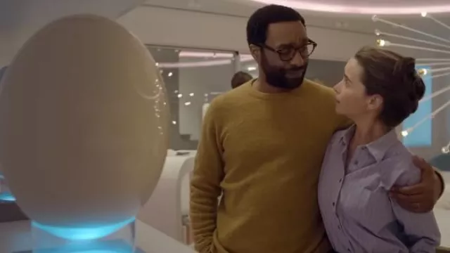 Yellow sweater worn by Alvy Novy (Chiwetel Ejiofor) as seen in The Pod Generation