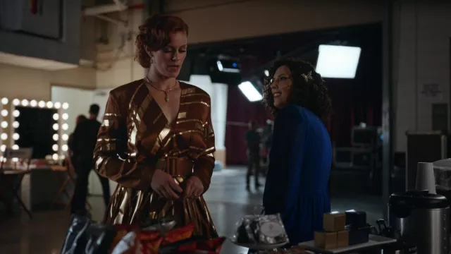 Collar de serpiente usado por Amber Gemstone (Cassidy Freeman) como se ve en The Righteous Gemstones (S03E09)