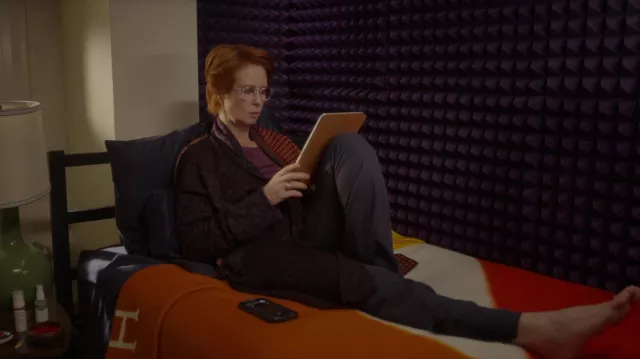 Hermes Blanket of Miranda Hobbes (Cynthia Nixon) in And Just Like That… (S02E07)