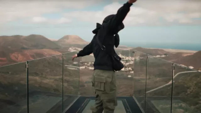 The khaki cargo pants in So the Moon's Happy Ending video