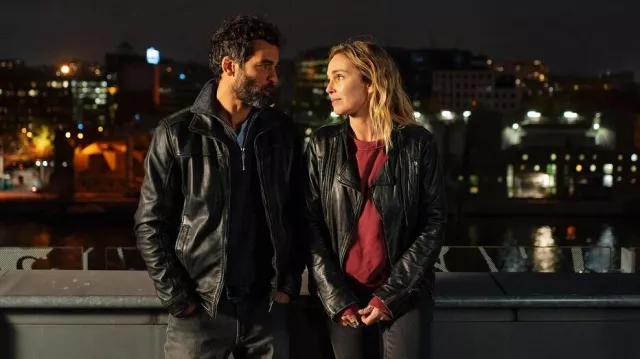 Le sweatshirt porté par Julia Scola (Claire Keim) dans la série Vise le cœur (Saison 2 Épisode 1)