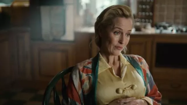 El colorido kimono usado por Jean Milburn (Gillian Anderson) en la serie Sex Education (T03E02)