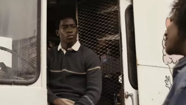 Grey knitted rugby shirt with stripes worn by Franklin Saint (Damson Idris) in Snowfall TV show (S02E06)