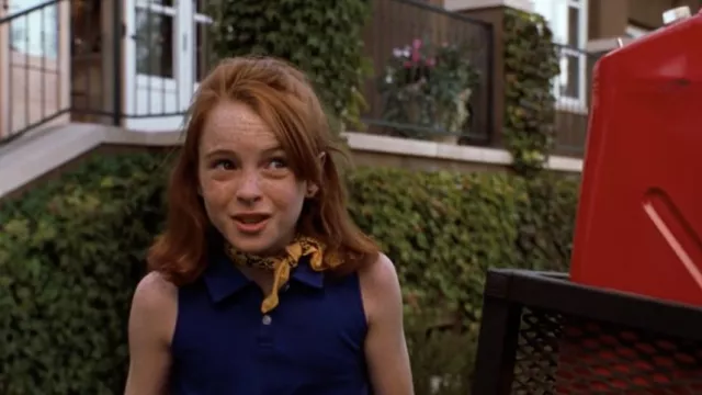 Blue button up sleeveless shirt worn by Hallie Parker / Annie James (Lindsay Lohan) in The Parent Trap