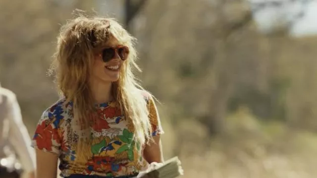 Printed T-shirt worn by Charlie Cale (Natasha Lyonne) in Poker Face (Season 1 Episode 9)