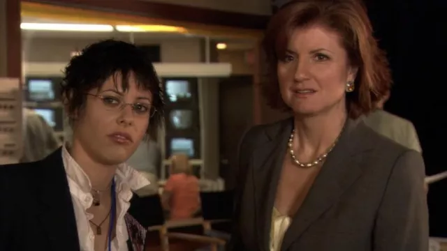Rimless glasses worn by Shane McCutcheon (Katherine Moennig) in The L Word TV series (Season 2 Episode 1)