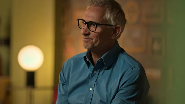 Blue shirt worn by Gary Lineker in Messi's World Cup: The Rise of a Legend (S01E01)