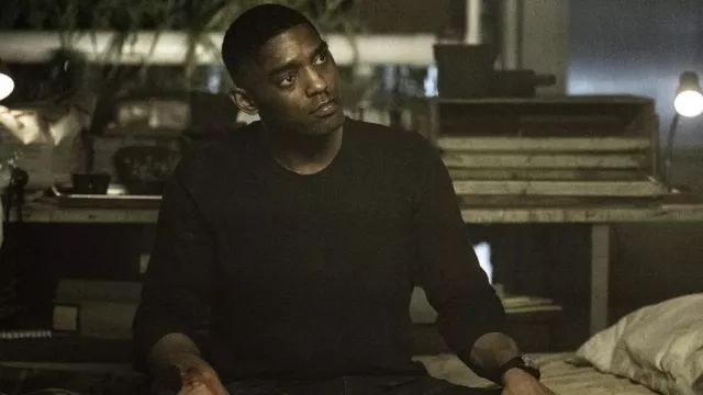 Black long sleeve worn by Donald Okafor (Craig Tate) as seen in The Walking Dead: The Ones Who Live Outfits (Season 1)