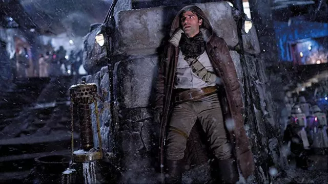Long manteau en cuir porté sur Kijimi par Poe Dameron (Oscar Isaac) dans Star Wars : L’Ascension de Skywalker