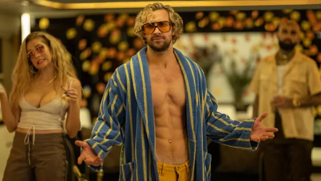 Blue Striped Bathrobe worn by Tom Ryder (Aaron Taylor-Johnson) as seen in The Fall Guy