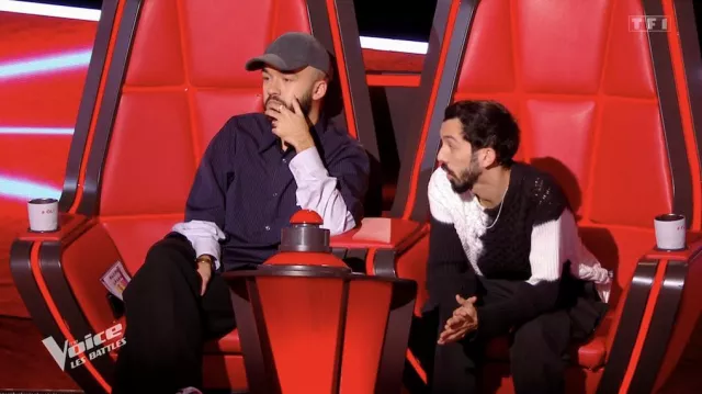 The blue overshirt worn by Oli in The Voice: The Battles on April 13, 2024