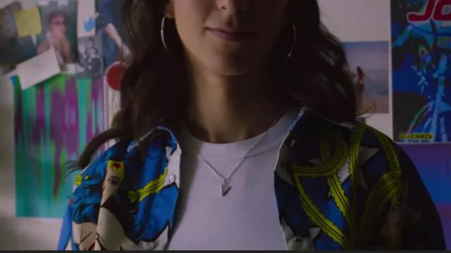 Jacket of Valeria (Lola Rodríguez) in Dressed in Blue (S01E01)