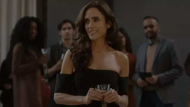 Robe noire à épaules dénudées portée par Daniela Vargas Dessen (Jennifer Connelly) telle qu’on la voit dans Dark Matter (S01E02)