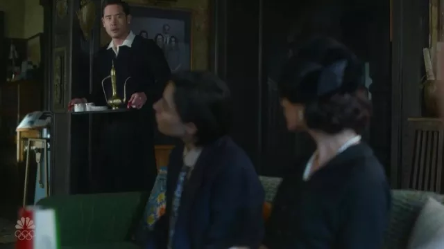 Robe noire portée par le Dr Ben Song (Raymond Lee) dans la série télévisée Quantum Leap (S02E10)