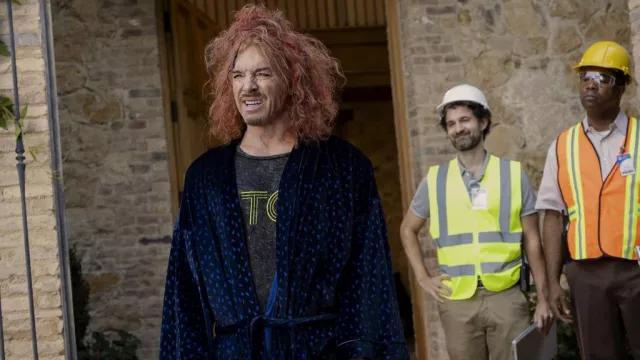 Hacks TV series outfits: Scott Thompson as Carrot Top is wearing Blue robe in season 3, episode 2