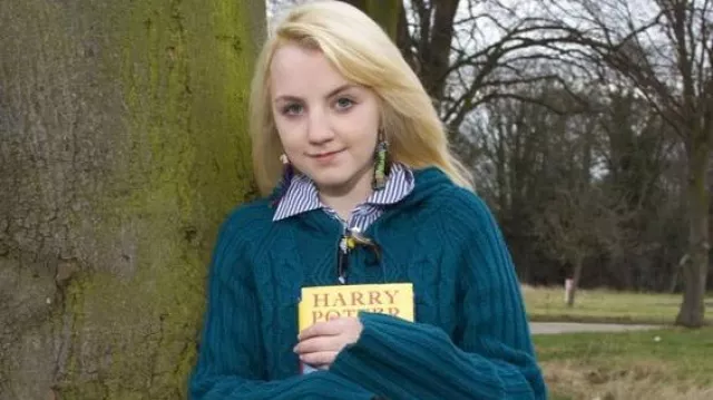 Harry Potter Order of The Phoenix Outfits: Teal sweater worn by Evanna Lynch on promotional picture
