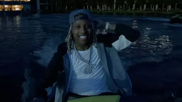 Lil Durk porte une veste de survêtement dans Laugh Now Cry Later (Official Music Clip) de Drake