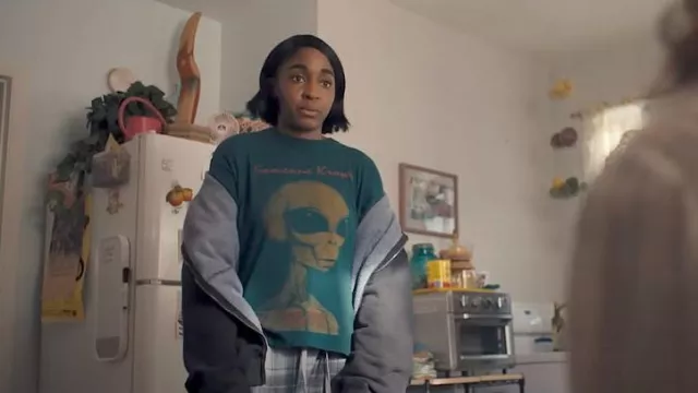 Omni Loop Movie Wardrobe: Ayo Edebiri wears Someone Knows Alien Tee to portray Paula