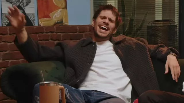 François Civil wears a brown cardigan in the video The beatbox world champions give us a blindtest and it's (insert adjective such as "sublime")