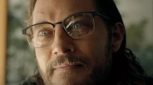 Eyeglasses of Detective James Cormack (Travis Fimmel) in Black Snow (S02E01)