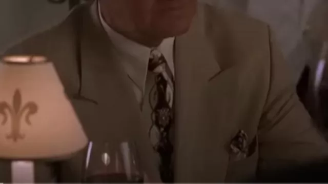 Corbata rococó de Paulie 'Walnuts' Gualtieri (Tony Sirico) en Los Soprano (T02E04)