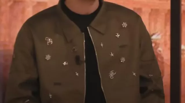 VESTE VERTE A PIN'S BRILLANT of Vald in Vald : « Pandémonium, c’est la capitale de mes angoisses » - En Aparte