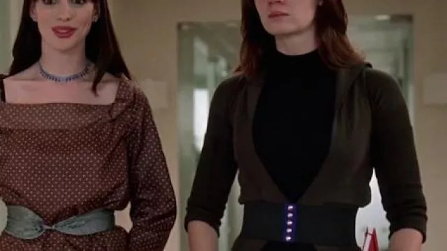 Black Wide Waist Belt of Emily (Emily Blunt) in The Devil Wears Prada
