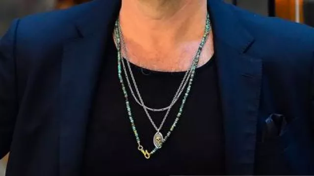 Jake Friedken (Jude Law) Necklaces in Black Rabbit (S01) | Spotern