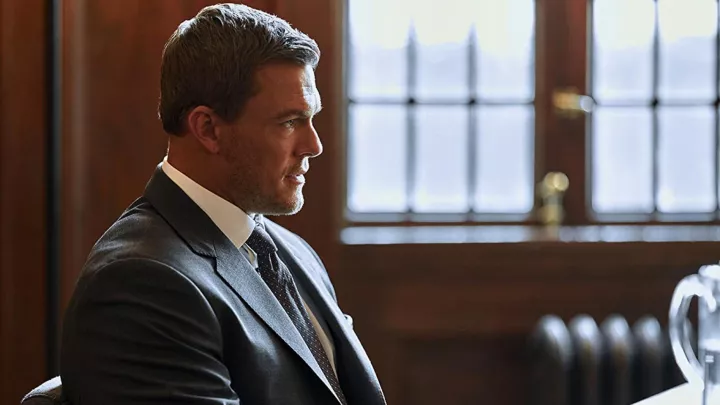 Jack Reacher (played by Alan Ritchson) outfits on Reacher